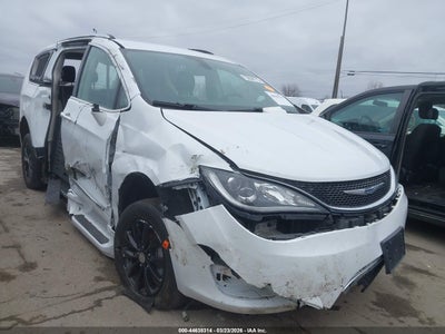 CHRYSLER PACIFICA 2018
