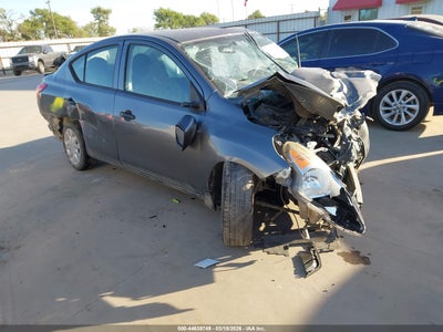 NISSAN VERSA 2016