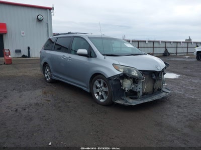 TOYOTA SIENNA 2013