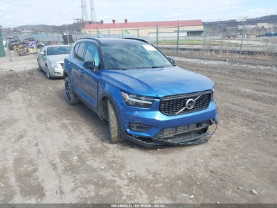 VOLVO XC40 2020