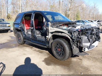 TOYOTA SEQUOIA 2024