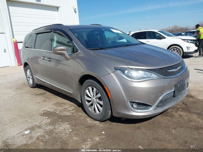 CHRYSLER PACIFICA 2017