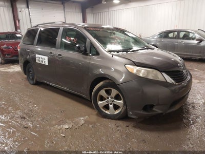 TOYOTA SIENNA 2013