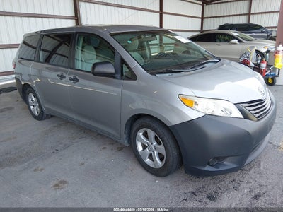TOYOTA SIENNA 2015
