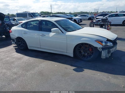INFINITI M37 2011