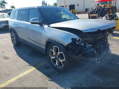RIVIAN R1S 2023