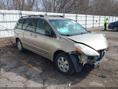 TOYOTA SIENNA 2010