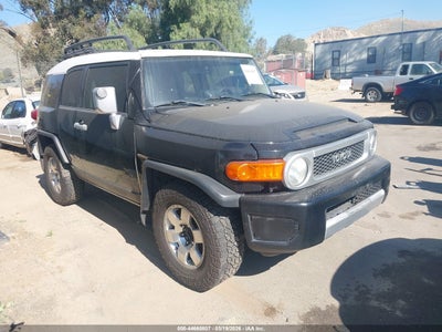 TOYOTA FJ CRUISER 2010