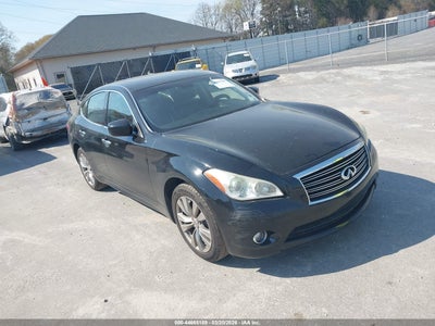 INFINITI M37 2011