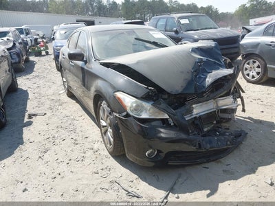 INFINITI M37 2013