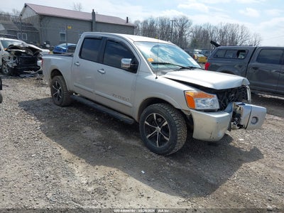 NISSAN TITAN 2010