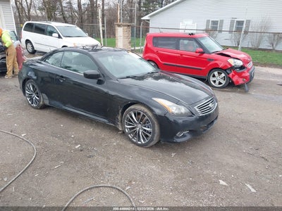 INFINITI G37 2011