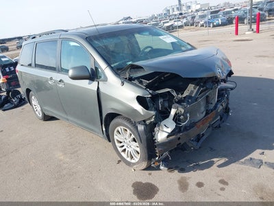 TOYOTA SIENNA 2012
