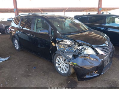 TOYOTA SIENNA 2011
