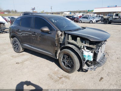 NISSAN KICKS 2025