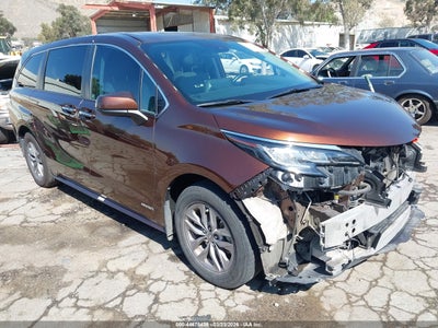 TOYOTA SIENNA 2021