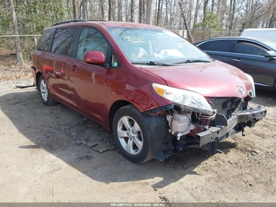 TOYOTA SIENNA 2015