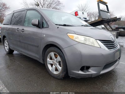 TOYOTA SIENNA 2011
