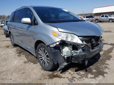 TOYOTA SIENNA 2019