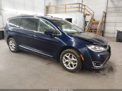 CHRYSLER PACIFICA 2017