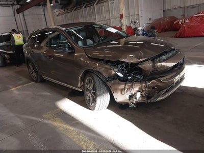 VOLVO V60 CROSS COUNTRY 2016