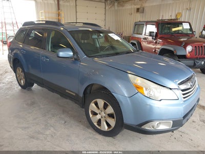 SUBARU OUTBACK 2011