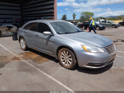 CHRYSLER 200 2013