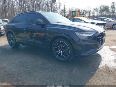 AUDI Q8 2020