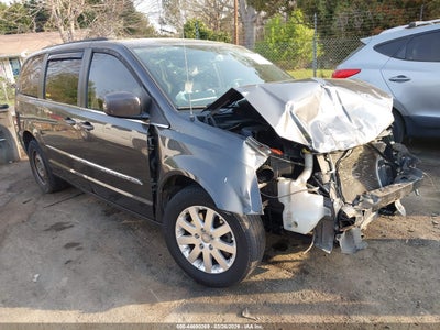 CHRYSLER TOWN & COUNTRY 2016