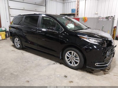 TOYOTA SIENNA 2025