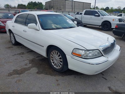 LINCOLN TOWN CAR 2004