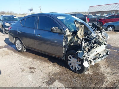 NISSAN VERSA 2017