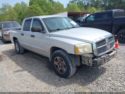 DODGE DAKOTA 2005