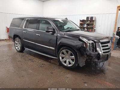 CADILLAC ESCALADE ESV 2017