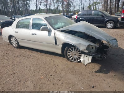 LINCOLN TOWN CAR 2004
