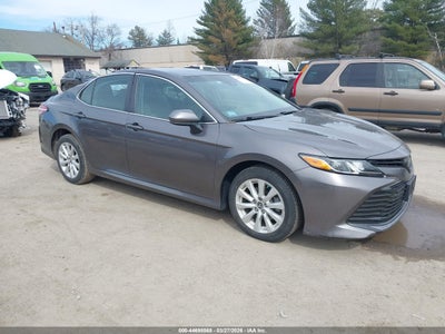 TOYOTA CAMRY 2018