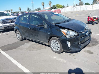 TOYOTA PRIUS C 2015