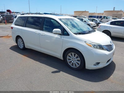 TOYOTA SIENNA 2017