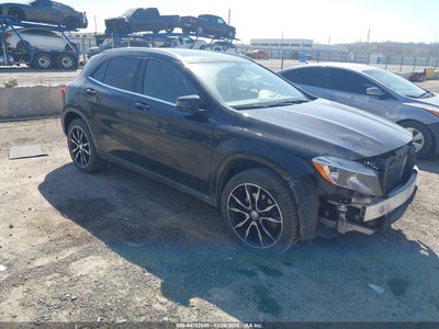 MERCEDES-BENZ GLA 250 2015