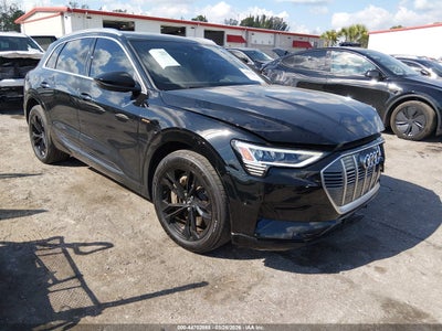 AUDI E-TRON 2022