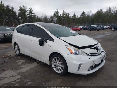 TOYOTA PRIUS V 2013