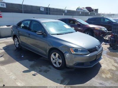 VOLKSWAGEN JETTA 2011