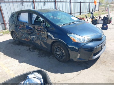 TOYOTA PRIUS V 2017