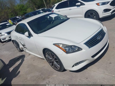 INFINITI G37 2013