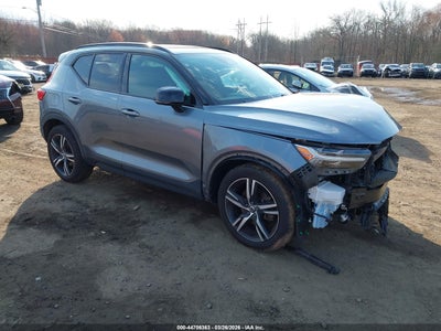 VOLVO XC40 2019