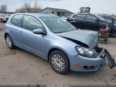 VOLKSWAGEN GOLF 2010