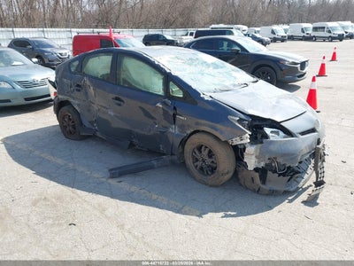TOYOTA PRIUS 2015