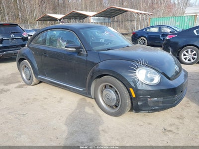 VOLKSWAGEN BEETLE 2012
