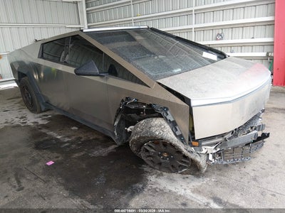 TESLA CYBERTRUCK 2024