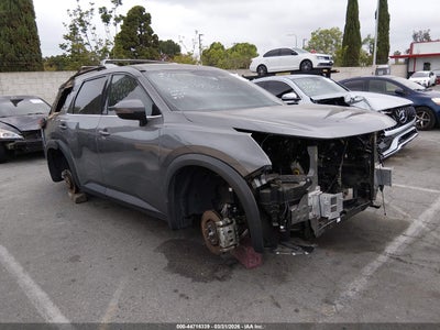 NISSAN PATHFINDER 2024
